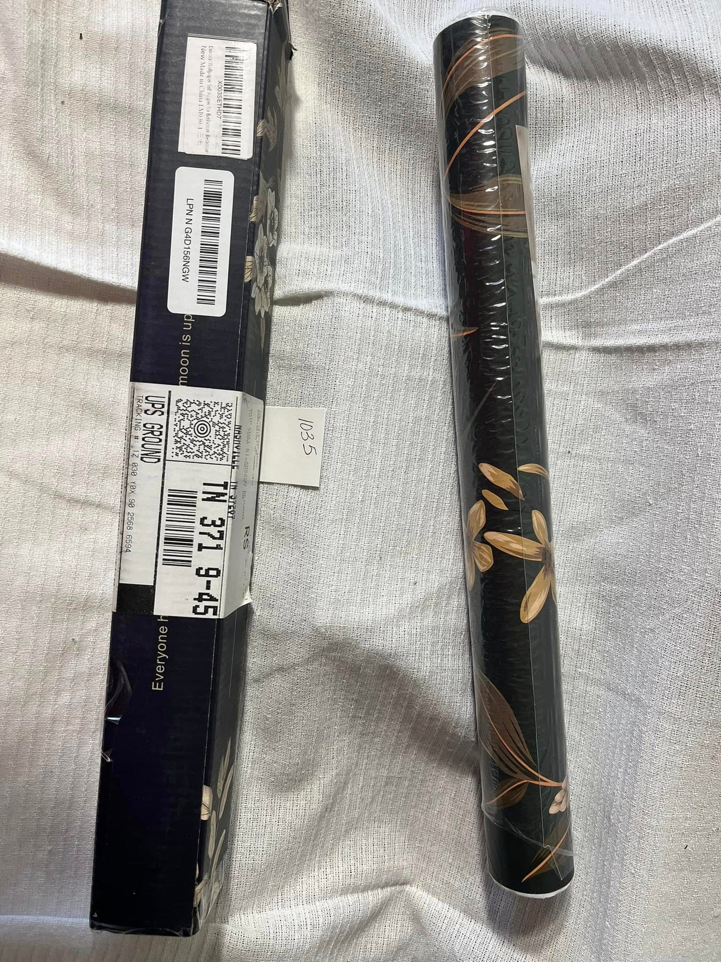 Delicate Floral Wallpaper