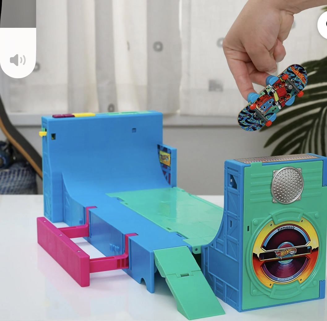 Hot Wheels Skate Boombox Skate Park Playset