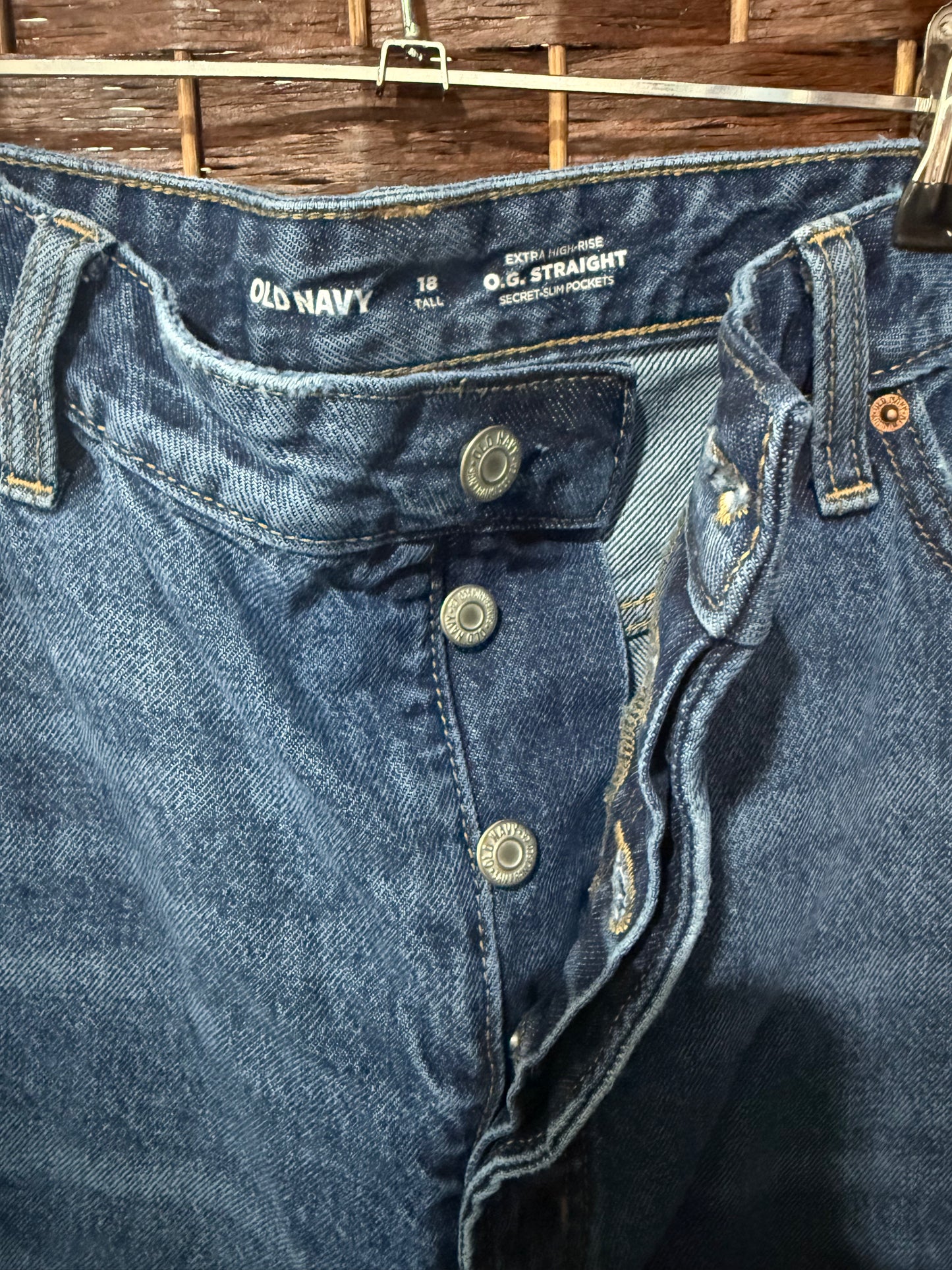 Straight Jeans