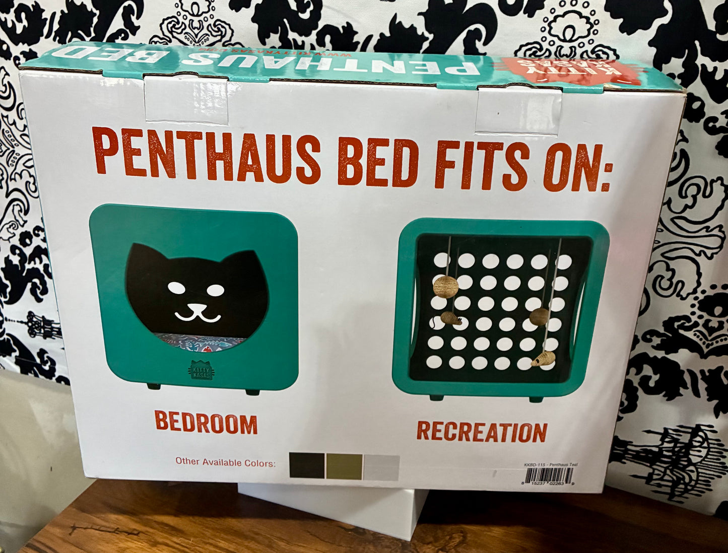 Small Kitty Kasas Penthaus Cat Bed