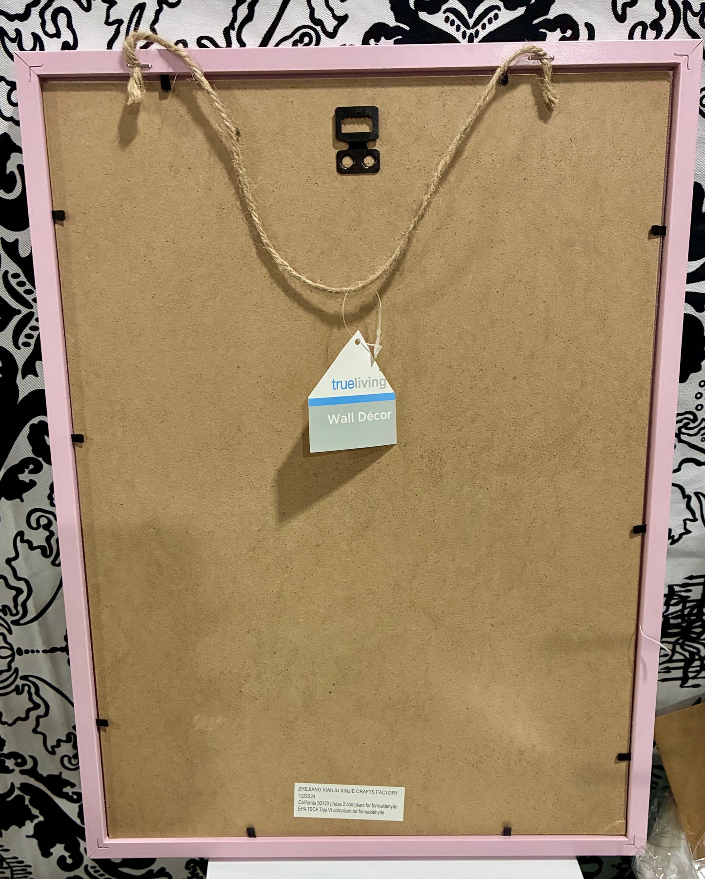 3-D EVERYTHINGS FINE 12 X 8 HANGING