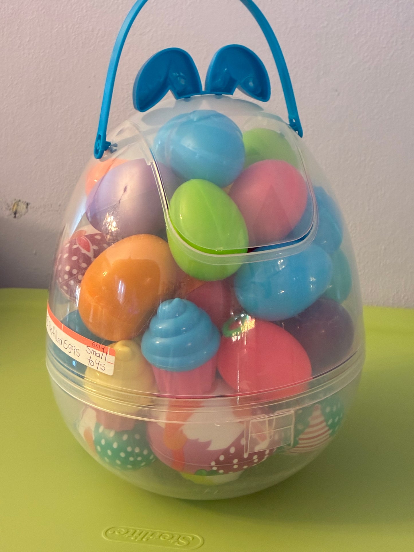 38 PREFILLED EGG CHARACTER