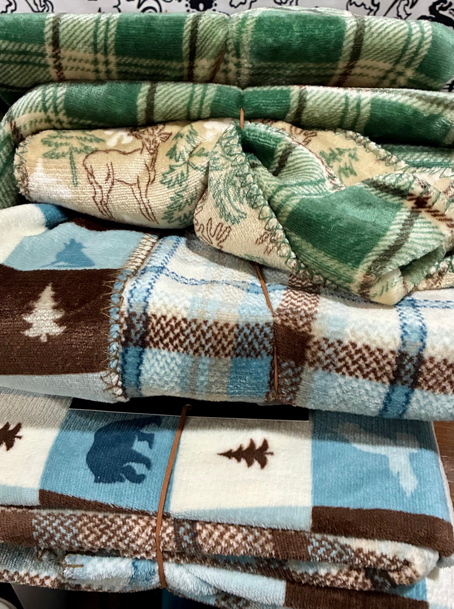 Lodge Cabin Reversible Plush Throw