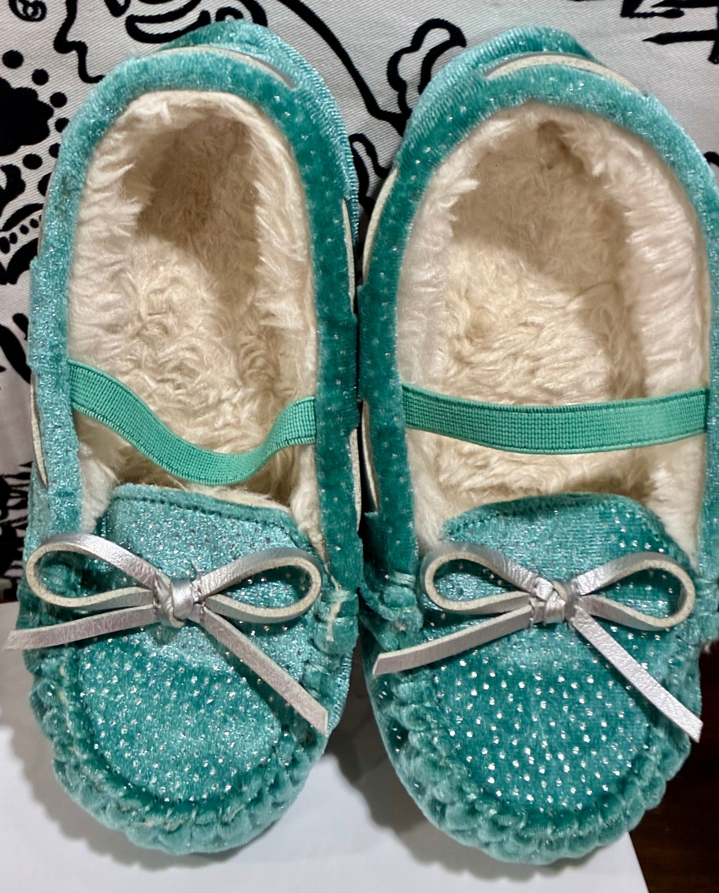 Target Girls Teal Sparkle Slippers size 9/10