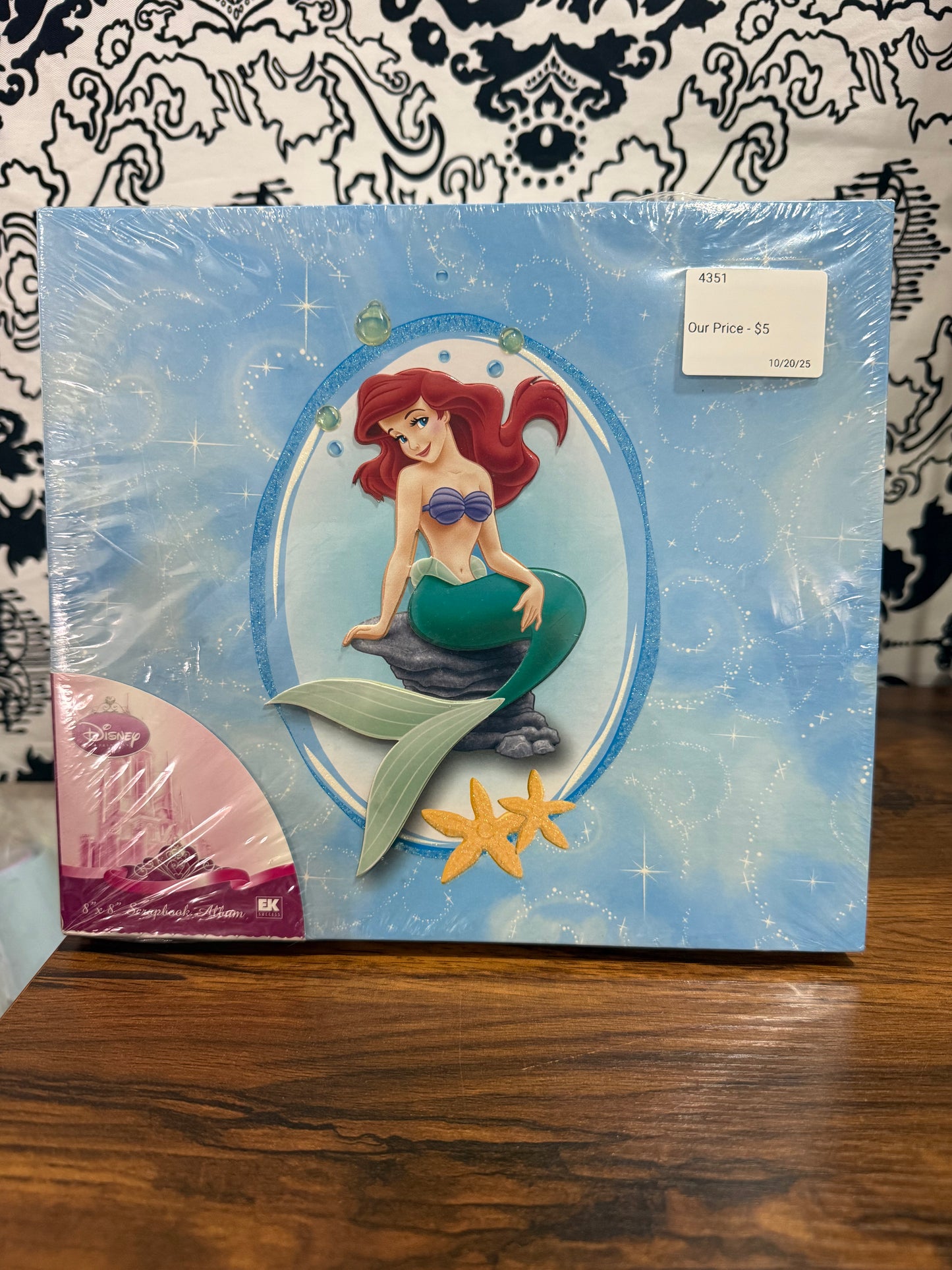 8x8 SCRAPBOOK ALBUMS / PAGE PROTECTORS