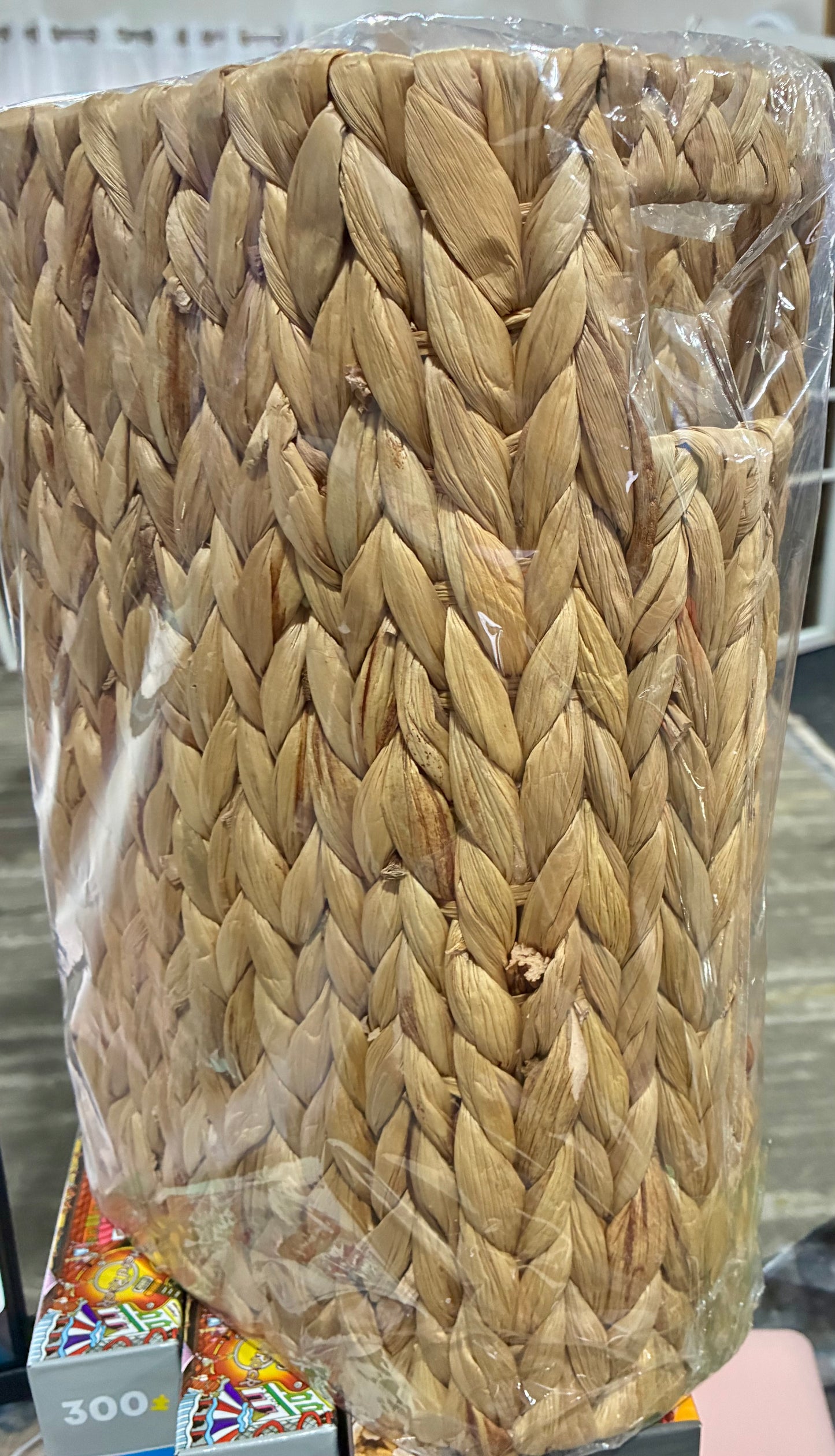 WOVEN 14'' BANANA LEAF BASKET