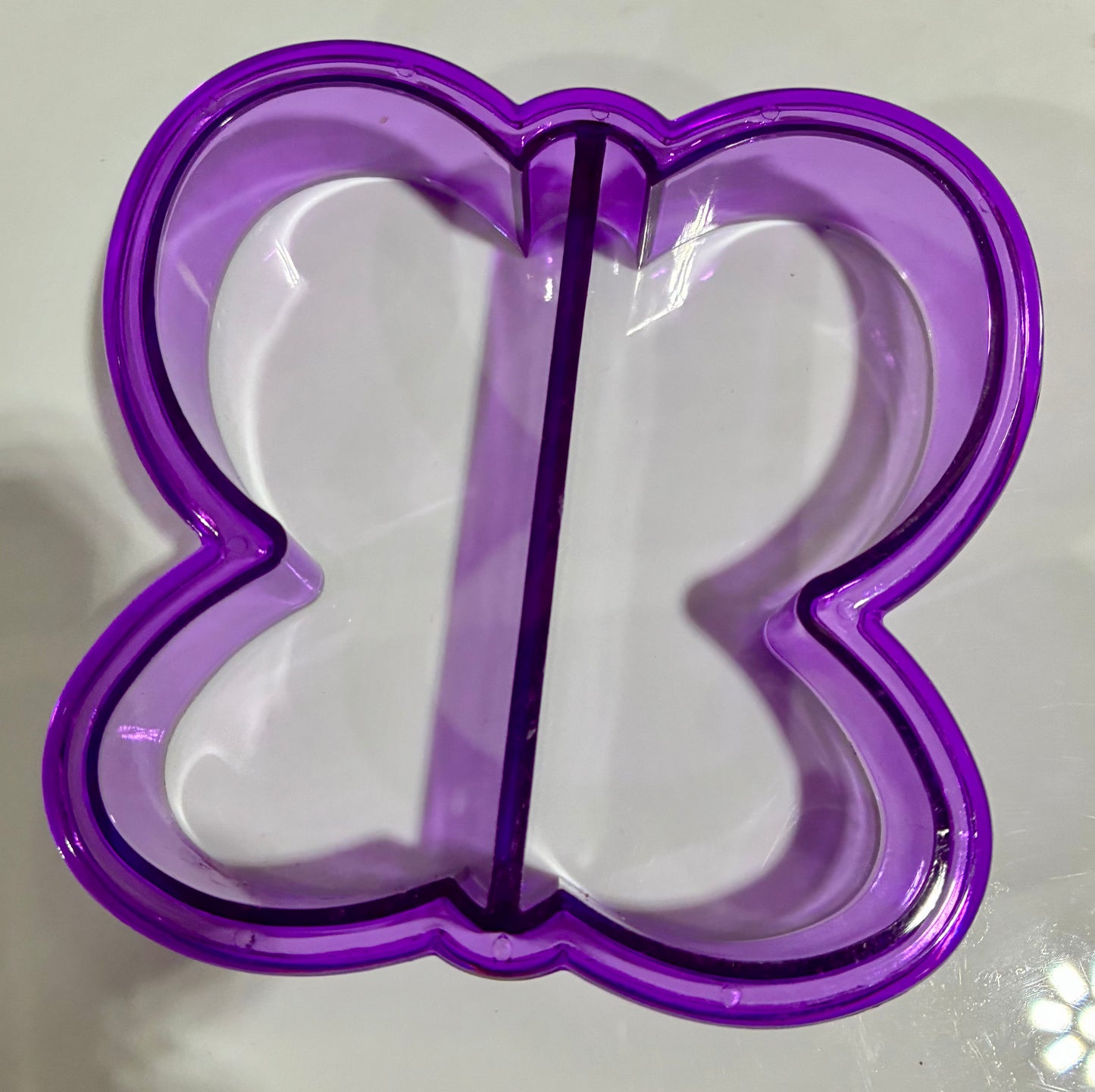 COLORFUL SHAPED SANDWICH CUTTERS