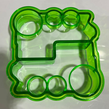 COLORFUL SHAPED SANDWICH CUTTERS