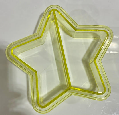 COLORFUL SHAPED SANDWICH CUTTERS