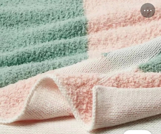 TULIP KNIT THROW BLANKET 58 X 48