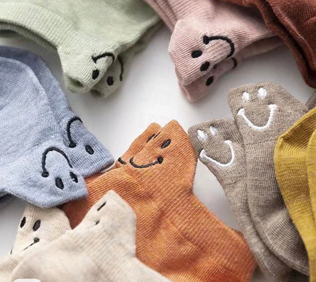 10 PACK LOWCUT SMILE SOCKS