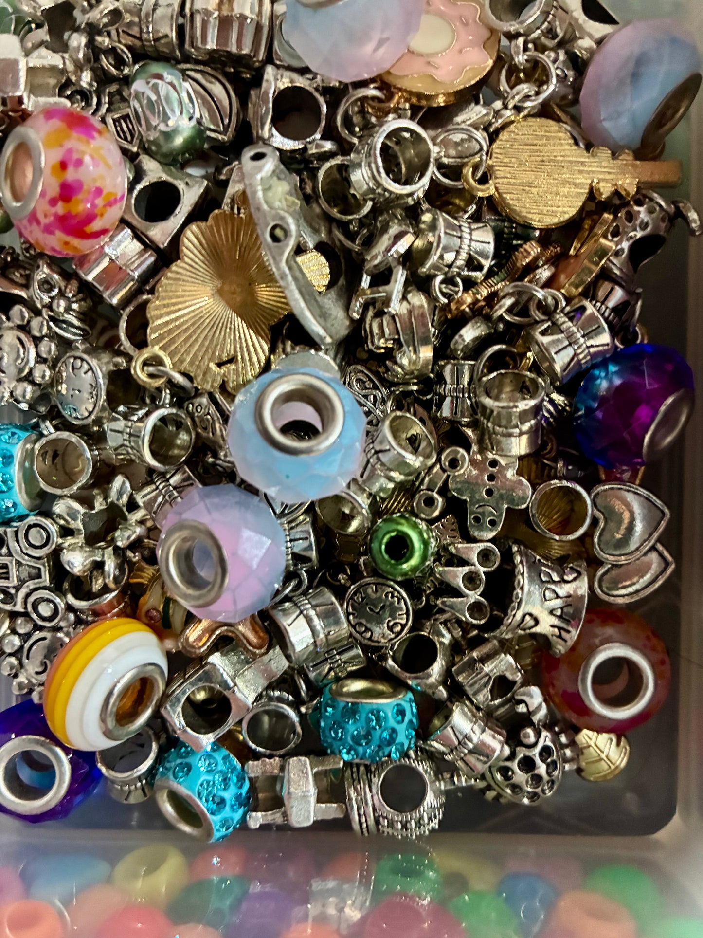 BEAD FILLED CONTAINER