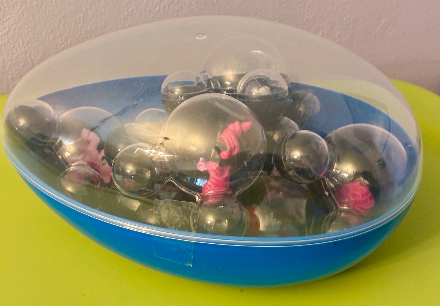 LG BLUE EGG HOLDING 8 MICKEY MOUSE EGGS