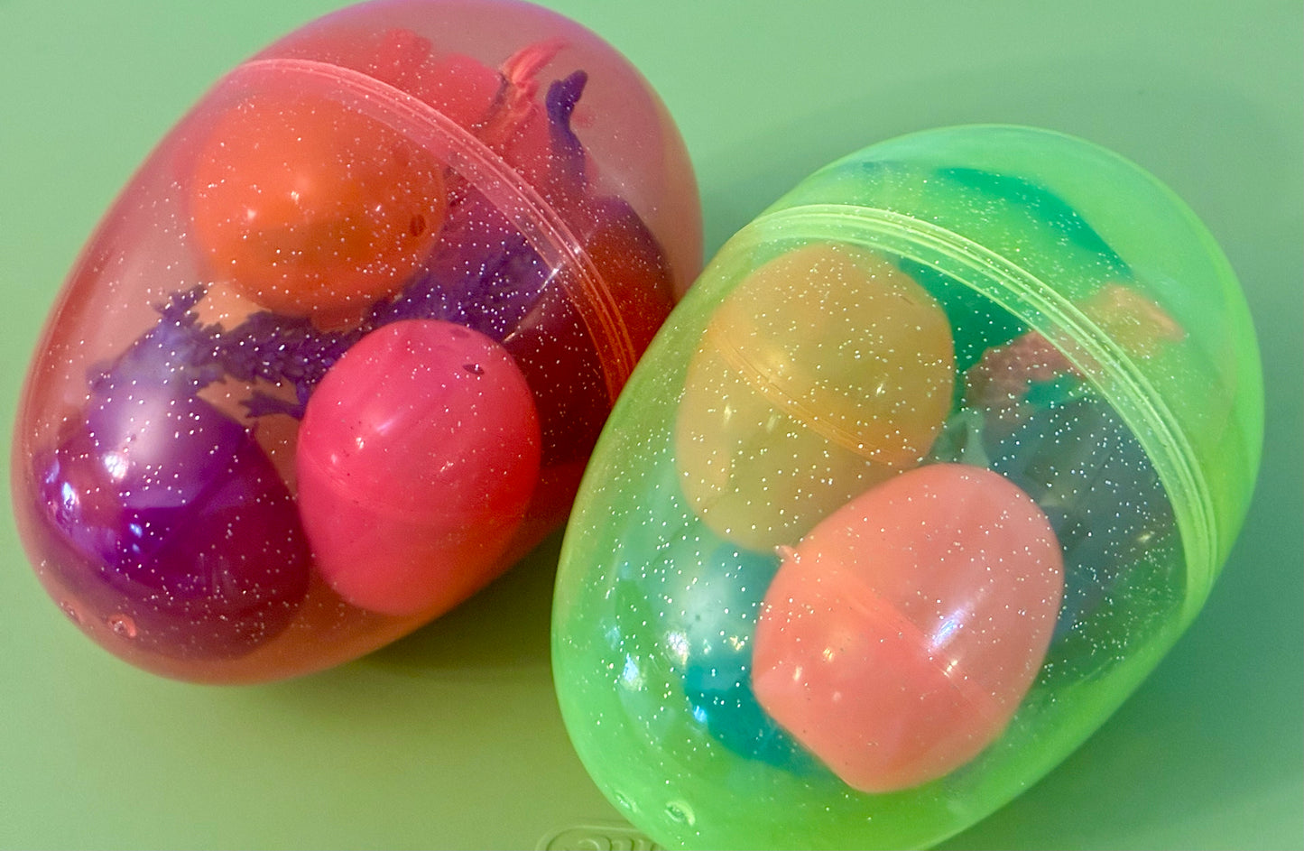 7'' EGG FILLED WITH DINO CARS/  DRAGONS