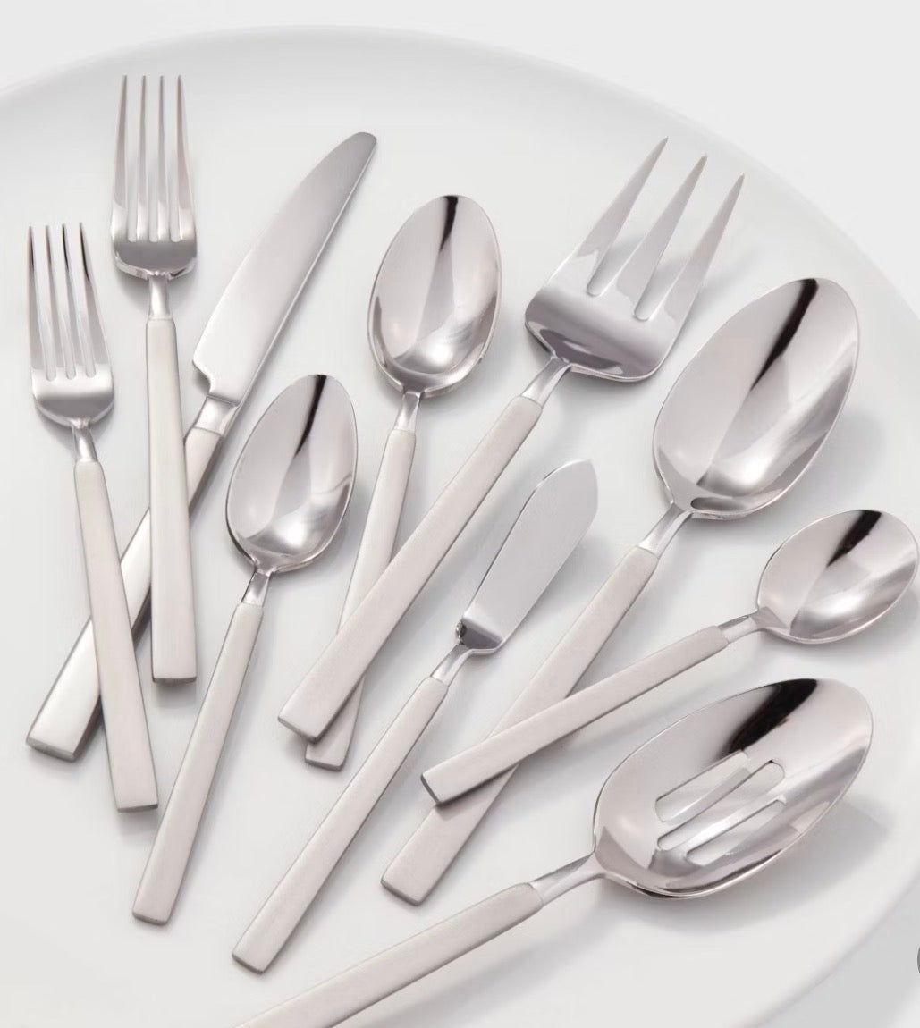 THRESHOLD  NEWFANE 45 PC FLATWARE SET