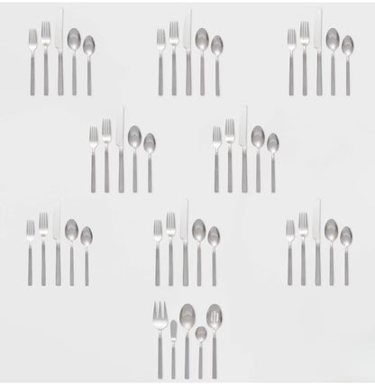 THRESHOLD  NEWFANE 45 PC FLATWARE SET