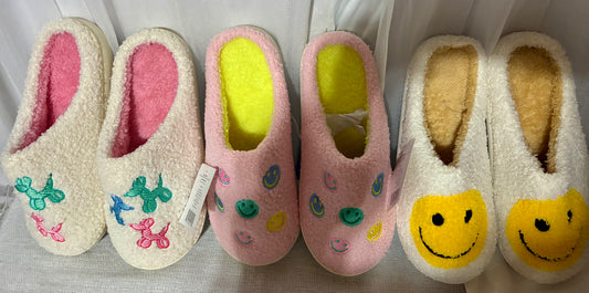 LADIES SLIPPERS