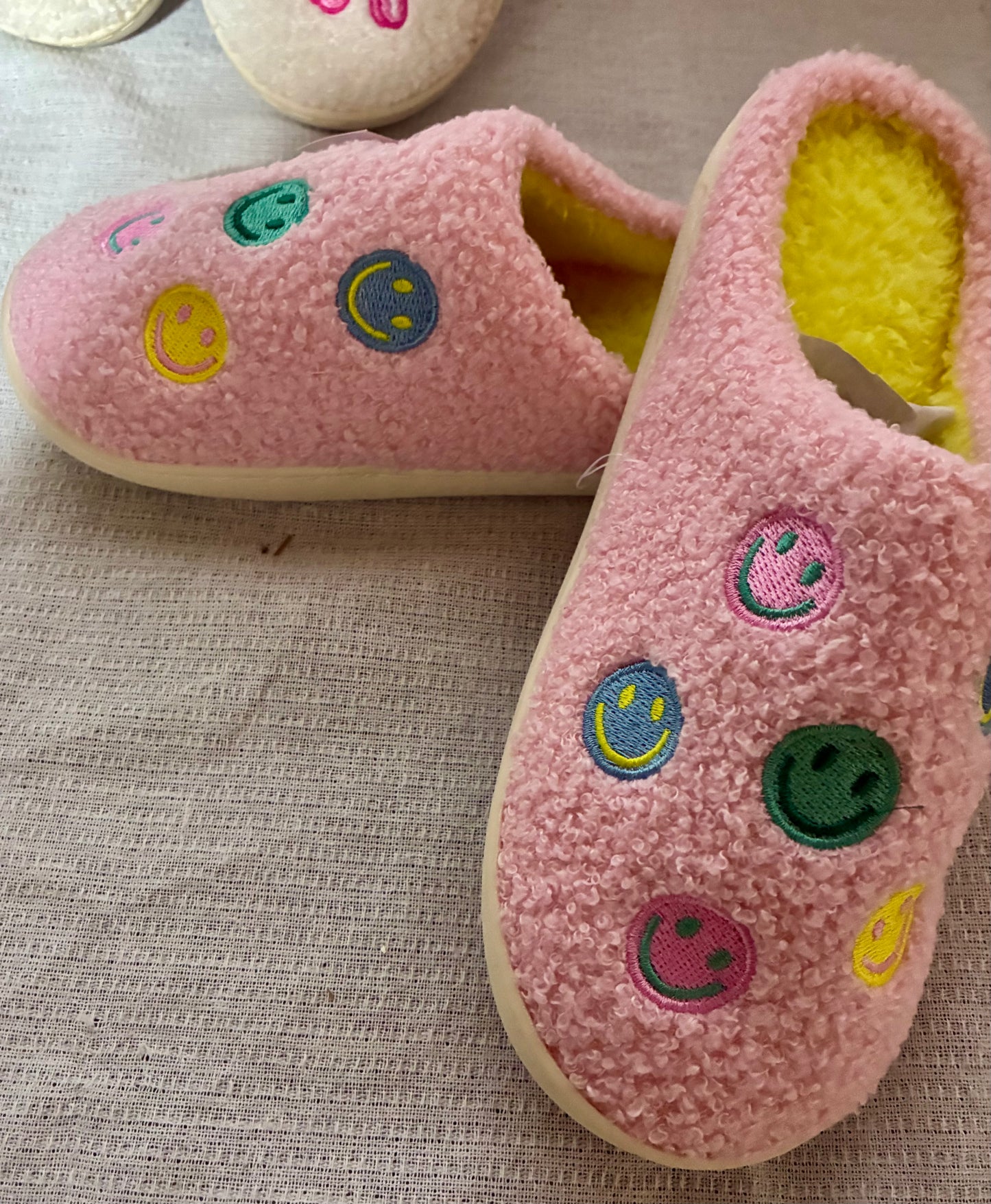 LADIES SLIPPERS