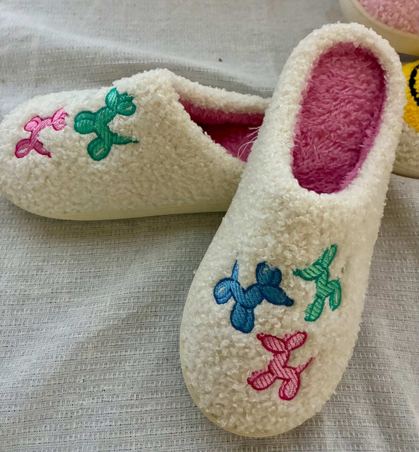 LADIES SLIPPERS