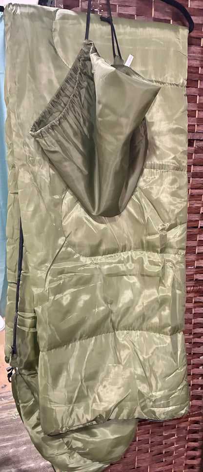 GREEN SLEEPING BAG
