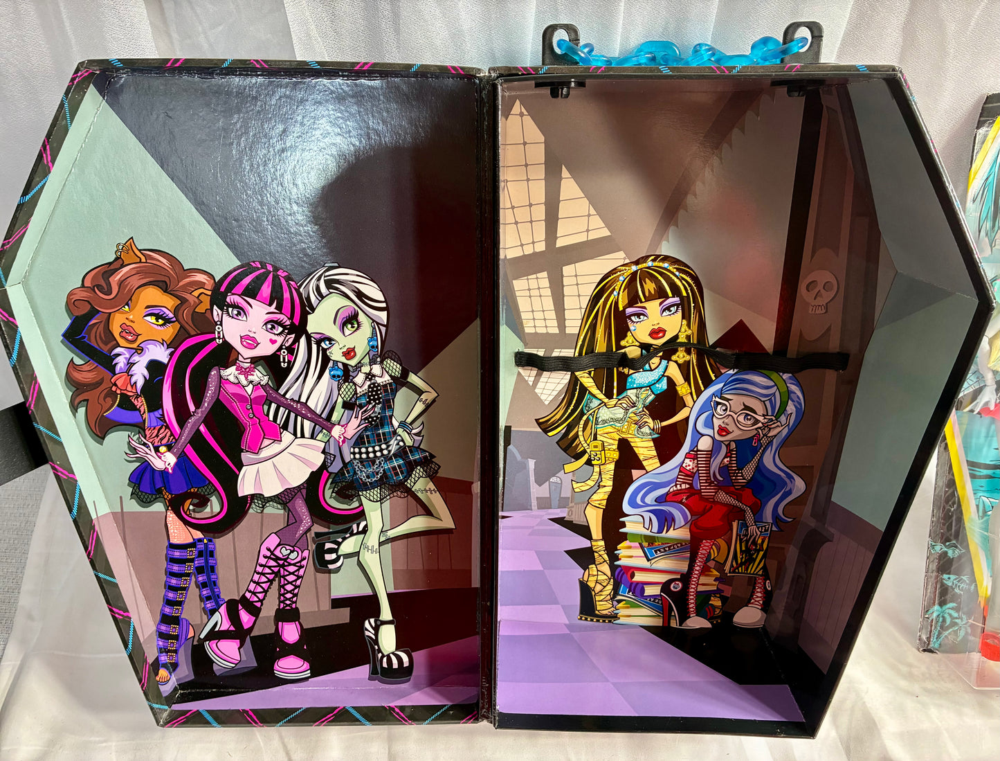 MONSTER HIGH DOLL /CARRY CASE