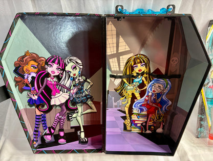 MONSTER HIGH DOLL /CARRY CASE