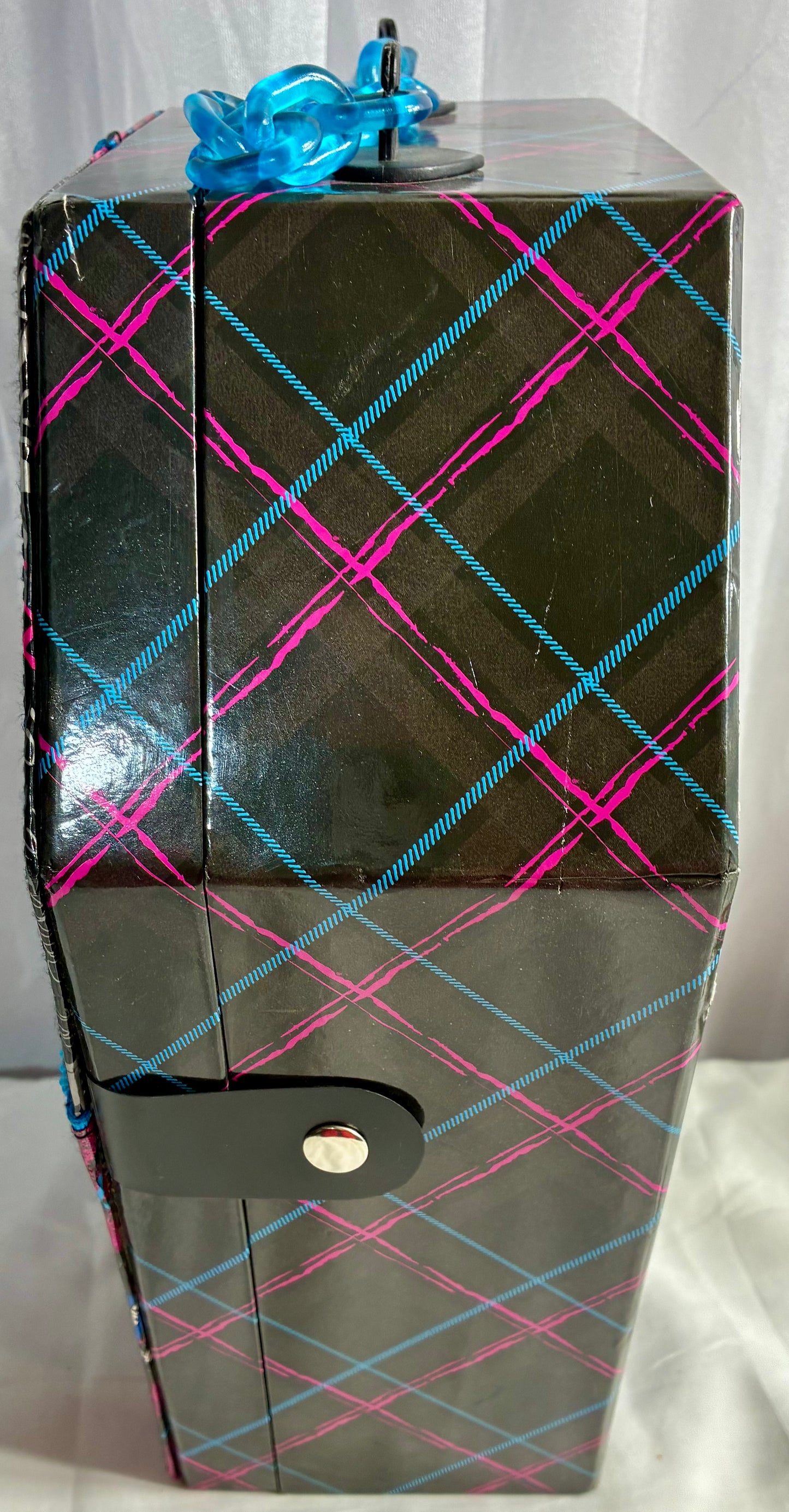 MONSTER HIGH DOLL /CARRY CASE